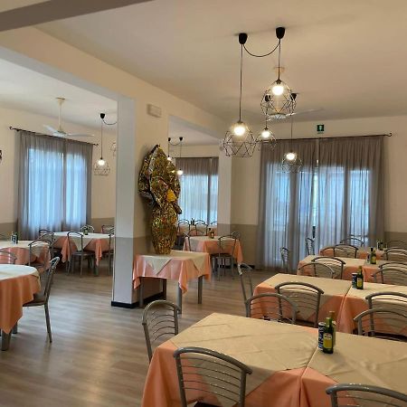 Hotel Vera 체제나티코 외부 사진